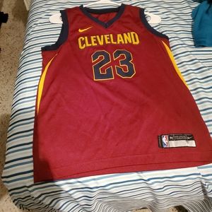 Youth medium Lebron James Cavs Jersey